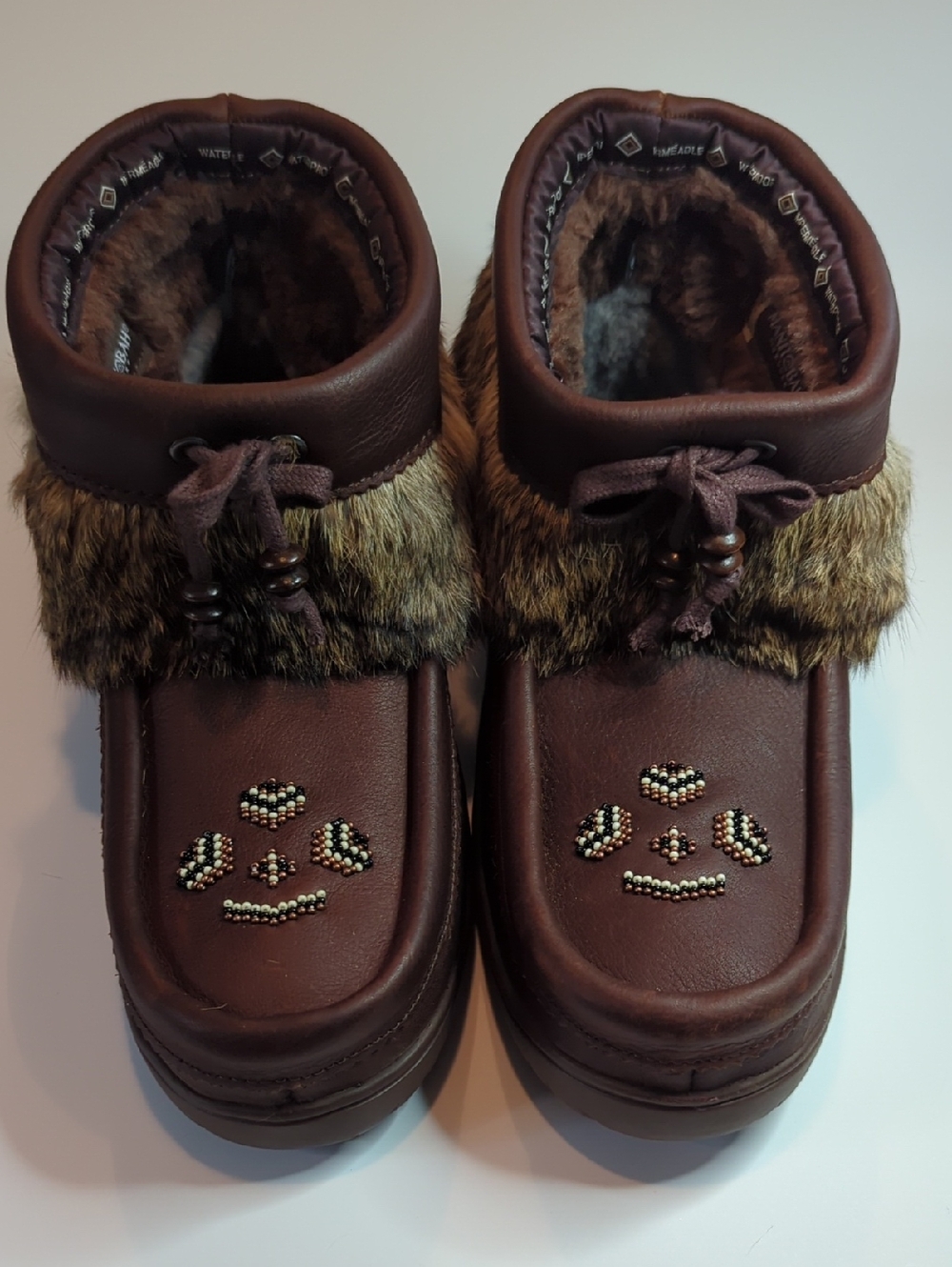 Manitobah Mukluks Size 9